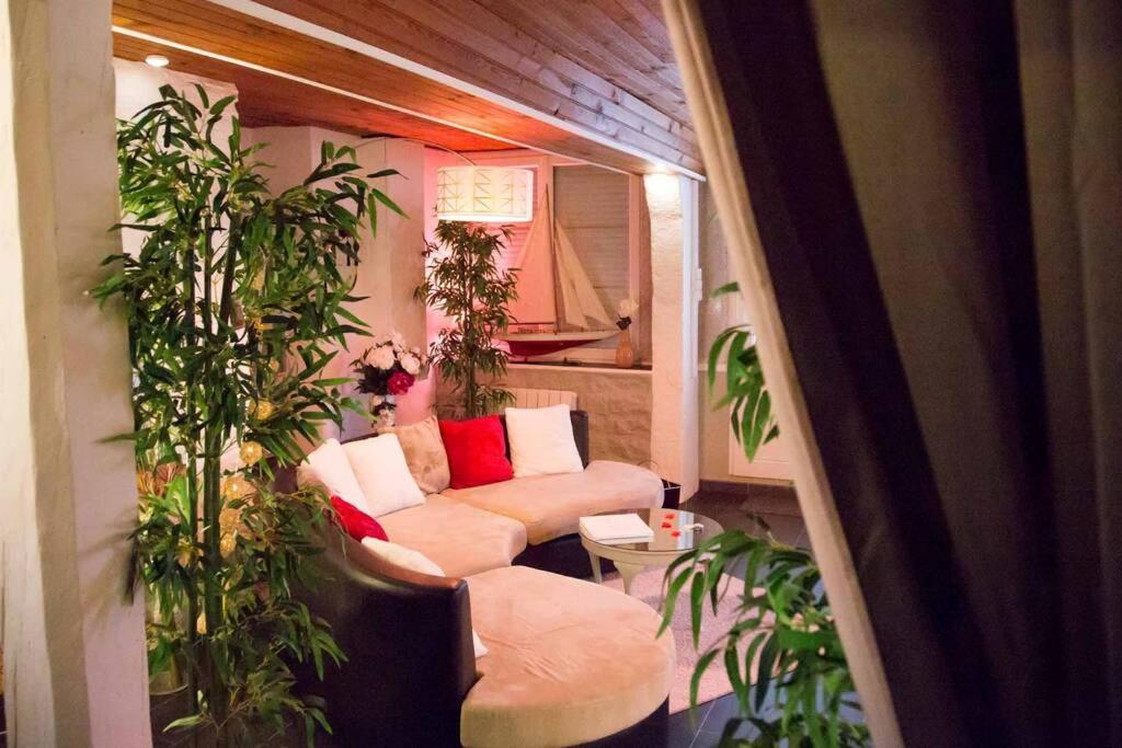 Gite Love Dream - Le Gite Romantique Ger (Manche) Exterior foto