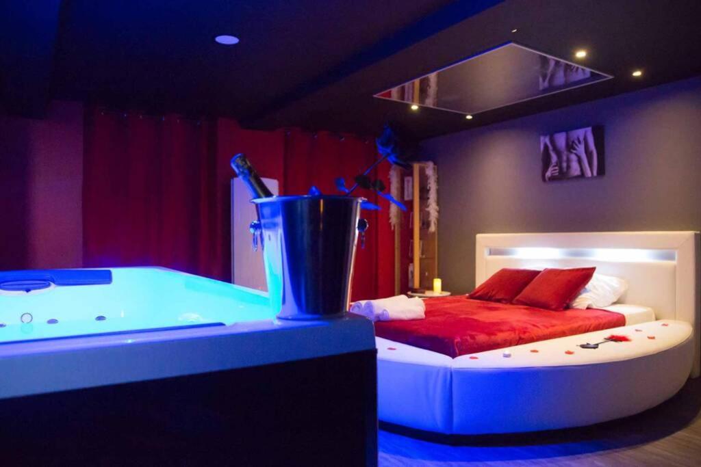Gite Love Dream - Le Gite Romantique Ger (Manche) Exterior foto